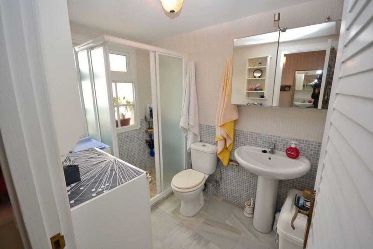 Flamenquito Apartment มานิลบา ภายนอก รูปภาพ